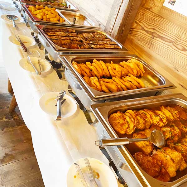 Bewirtung mit Rumpsteak und Schnitzel