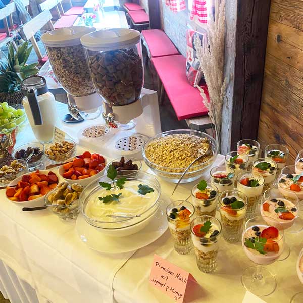 Eventgastronomie und salate und desserts