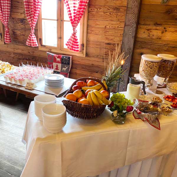 Partyservice und Rustikalen speisen